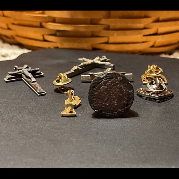LOT of Lovely Religious Pieces - CRUCIFIX Pendants More - ITALY - Vintage - Picture 11 of 16